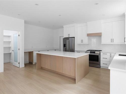 915 Greystone Pl, Langford, BC - Indoor Photo Showing Kitchen With Stainless Steel Kitchen With Upgraded Kitchen