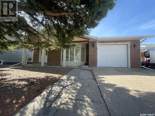 5 2Nd Avenue W, Maple Creek, SK - Outdoor