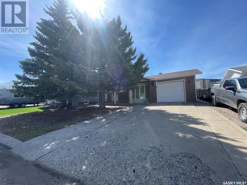 5 2Nd Avenue W, Maple Creek, SK - Outdoor