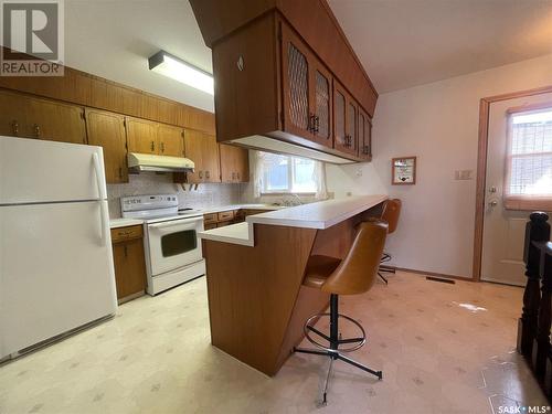 5 2Nd Avenue W, Maple Creek, SK - Indoor Photo Showing Kitchen