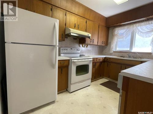 5 2Nd Avenue W, Maple Creek, SK - Indoor Photo Showing Kitchen