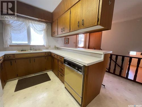 5 2Nd Avenue W, Maple Creek, SK - Indoor Photo Showing Kitchen