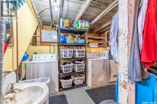 1177 Wolfe Avenue, Moose Jaw, SK - Indoor Photo Showing Laundry Room