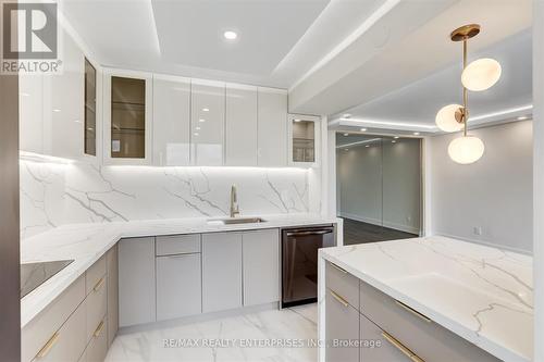 507 - 1 Palace Pier Court, Toronto, ON - Indoor Photo Showing Kitchen