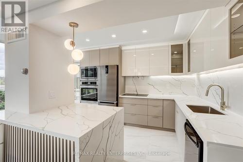 507 - 1 Palace Pier Court, Toronto, ON - Indoor Photo Showing Kitchen With Upgraded Kitchen