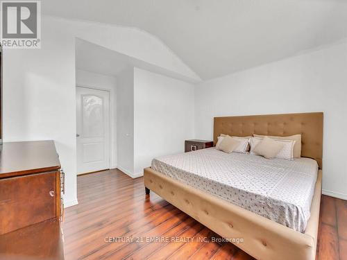 36 Saintsbury Crescent, Brampton, ON - Indoor Photo Showing Bedroom