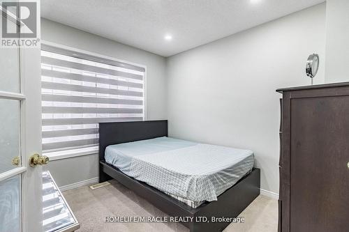 112 Brisdale Drive, Brampton (Fletcher'S Meadow), ON - Indoor Photo Showing Bedroom