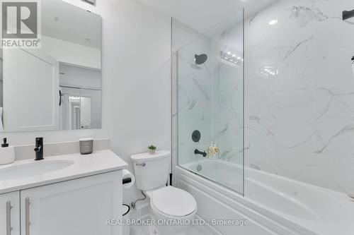 504 - 247 Northfield Drive E, Waterloo, ON - Indoor Photo Showing Bathroom