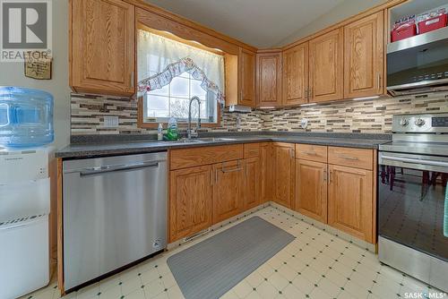 215 Wetmore Street, Rouleau, SK - Indoor Photo Showing Kitchen