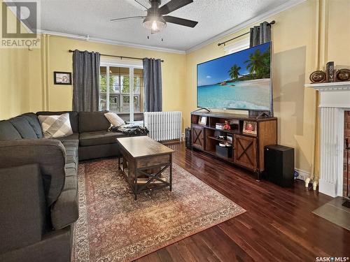 161 28Th Street, Battleford, SK - Indoor Photo Showing Living Room
