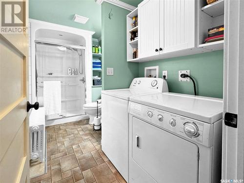 161 28Th Street, Battleford, SK - Indoor Photo Showing Laundry Room
