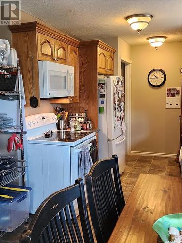 1412 Hochelaga Street W, Moose Jaw, SK - Indoor Photo Showing Kitchen