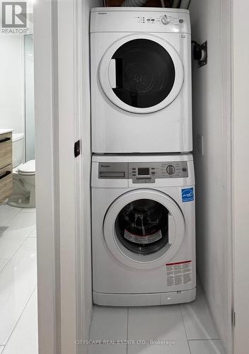 194 Manning Avenue, Toronto, ON - Indoor Photo Showing Laundry Room