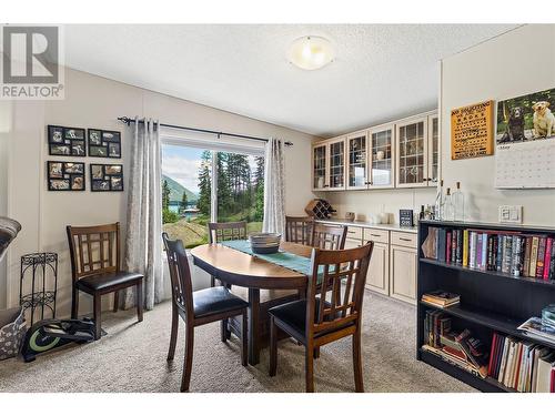 900 10 Avenue Se Unit# 7, Salmon Arm, BC - Indoor Photo Showing Dining Room