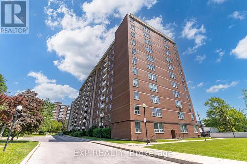 1004 - 175 Hilda Avenue, Toronto (Newtonbrook West), ON - Outdoor With Facade