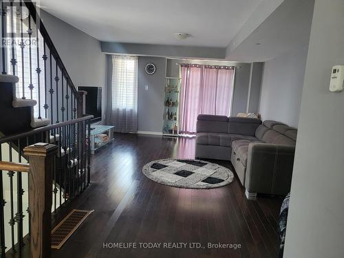 163 - 2576 Rosedrop Path, Oshawa (Windfields), ON - Indoor Photo Showing Living Room