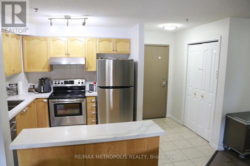 329 - 5225 Finch Avenue, Toronto (Agincourt North), ON - Indoor Photo Showing Kitchen With Stainless Steel Kitchen