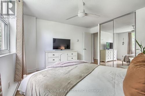 207 - 260 Davis Drive, Newmarket (Central Newmarket), ON - Indoor Photo Showing Bedroom