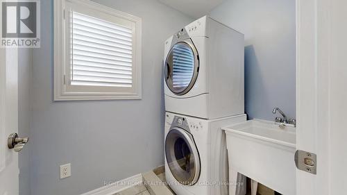 96 Four Seasons Crescent, Newmarket (Woodland Hill), ON - Indoor Photo Showing Laundry Room