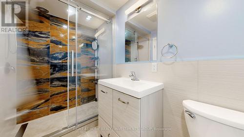 96 Four Seasons Crescent, Newmarket (Woodland Hill), ON - Indoor Photo Showing Bathroom