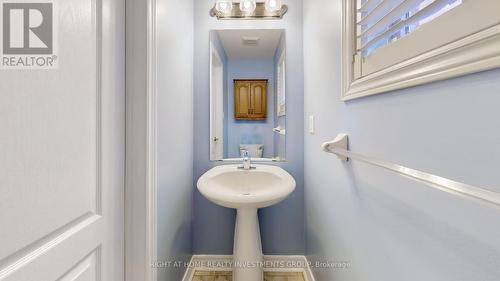 96 Four Seasons Crescent, Newmarket (Woodland Hill), ON - Indoor Photo Showing Bathroom