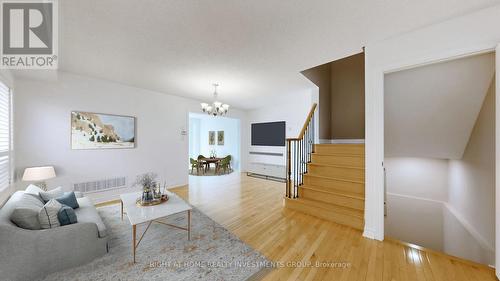 96 Four Seasons Crescent, Newmarket (Woodland Hill), ON - Indoor Photo Showing Living Room