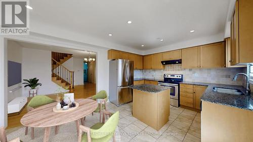 96 Four Seasons Crescent, Newmarket (Woodland Hill), ON - Indoor Photo Showing Kitchen With Stainless Steel Kitchen With Double Sink