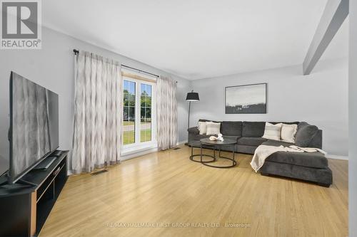 57 Freeman Drive, Port Hope, ON - Indoor Photo Showing Living Room