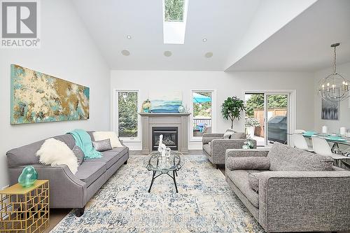 14 - 12 Cobblestone Drive, Niagara-On-The-Lake, ON - Indoor Photo Showing Living Room With Fireplace