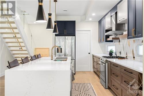 527 Broadhead Avenue, Ottawa, ON - Indoor Photo Showing Kitchen With Upgraded Kitchen