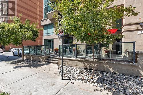 445 Laurier Avenue W Unit#302, Ottawa, ON - Outdoor