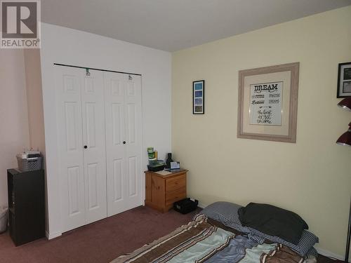 5683 97N Highway, Falkland, BC - Indoor Photo Showing Bedroom