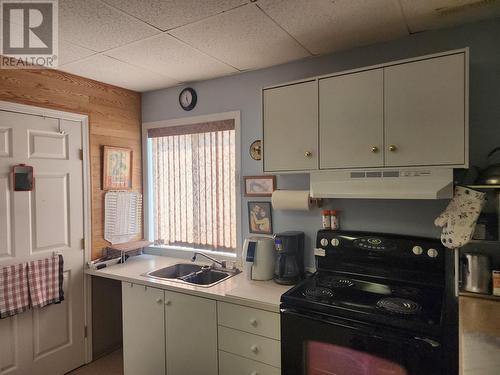 5683 97N Highway, Falkland, BC - Indoor Photo Showing Kitchen With Double Sink