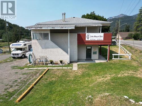 5683 97N Highway, Falkland, BC - Outdoor