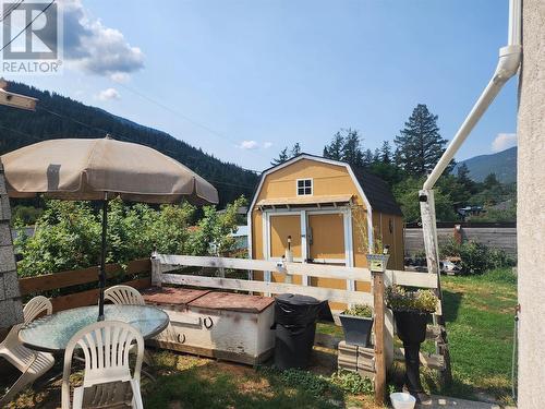 5683 97N Highway, Falkland, BC - Outdoor