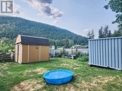 5683 97N Highway, Falkland, BC - Outdoor