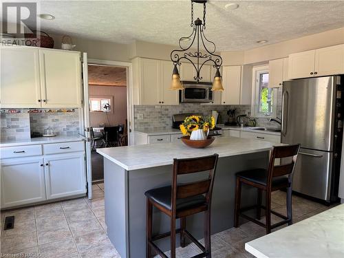 2095 4Th Avenue W, Owen Sound, ON - Indoor Photo Showing Kitchen With Stainless Steel Kitchen