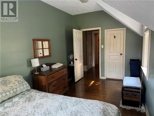 2095 4Th Avenue W, Owen Sound, ON - Indoor Photo Showing Bedroom