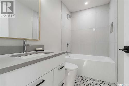 1117 9Th Street, Saskatoon, SK - Indoor Photo Showing Bathroom