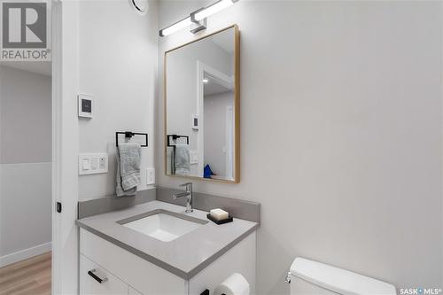 1117 9Th Street, Saskatoon, SK - Indoor Photo Showing Bathroom