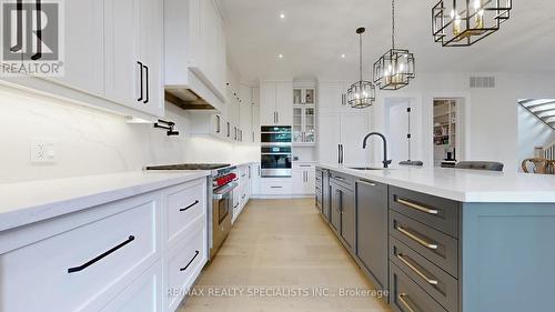 212 Southview Road, Oakville (Old Oakville), ON - Indoor Photo Showing Kitchen With Upgraded Kitchen