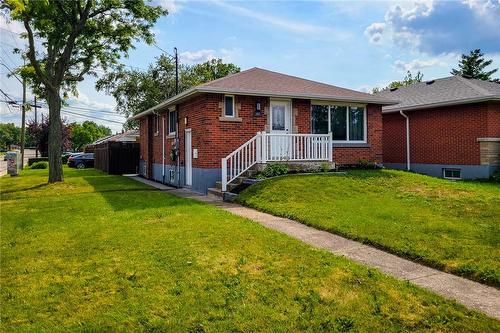 Front - 44 Welbourn Drive, Hamilton, ON - Outdoor