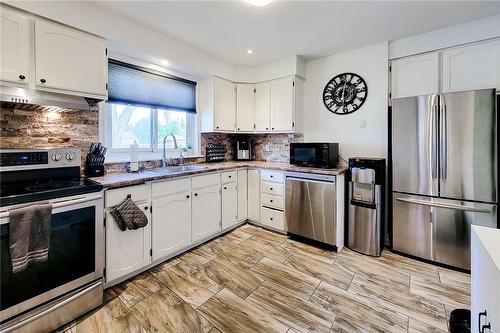 Kitchen - 44 Welbourn Drive, Hamilton, ON - Indoor Photo Showing Kitchen