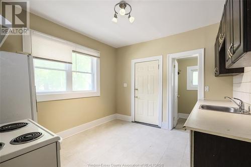 3373-3375 Peter, Windsor, ON - Indoor Photo Showing Laundry Room