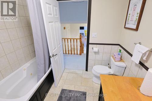 4124 Preston Avenue, Niagara Falls, ON - Indoor Photo Showing Bathroom