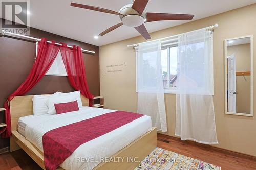 4124 Preston Avenue, Niagara Falls, ON - Indoor Photo Showing Bedroom