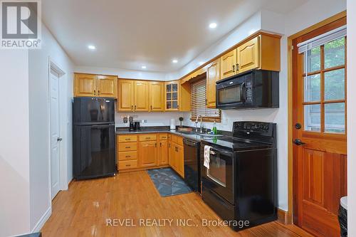 4124 Preston Avenue, Niagara Falls, ON - Indoor Photo Showing Kitchen