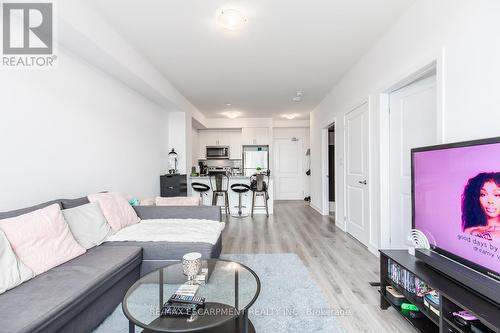 403 - 450 Dundas Street, Hamilton, ON - Indoor Photo Showing Living Room