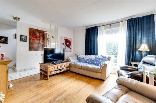 179 Habitant Drive, Toronto, ON - Indoor Photo Showing Living Room