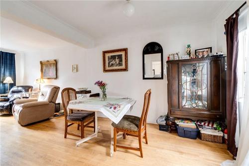 179 Habitant Drive, Toronto, ON - Indoor Photo Showing Living Room